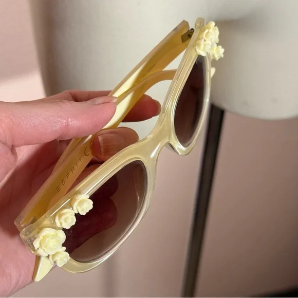 Vintage 90 Y2K Esprit Cream white retro Floral Coquette Girl feminine Sunglasses - Picture 7 of 16